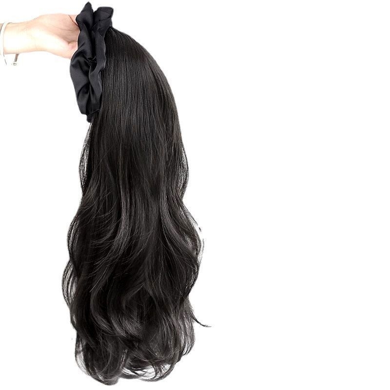 Perucă cu bucle lungi, bandă pentru cap integrată, aspect natural, fără cusături, material din mătase rezistentă la temperatură înaltă, producție mecanizată, nu poate fi vopsită