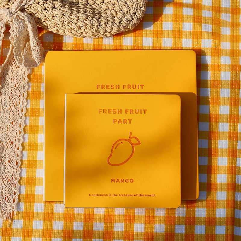 Carnet cu grilă pătrată, model C68101, legare cu închidere, copertă PU, hârtie offset, 100–200 pagini