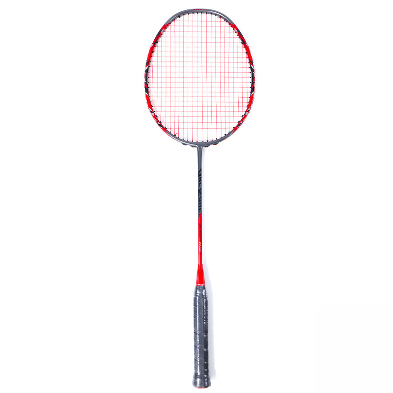 Badminton reketa – ofenzivni model, okvir od karbonskih vlakana, težina 80–84 g, Mid-Shaft Foam tehnologija, debljina ručke G5