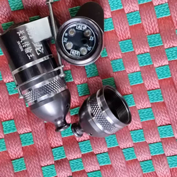 Εξωτερική κάμερα μακρινών αποστάσεων, ειδικά σχεδιασμένη για μακριές γραμμές, έκδοση με εννέα λειτουργίες εξωτερικού φωτισμού, με βάση — τροφοδοσία με μπαταρία λιθίου; εμβέλεια 0,6–30 m.