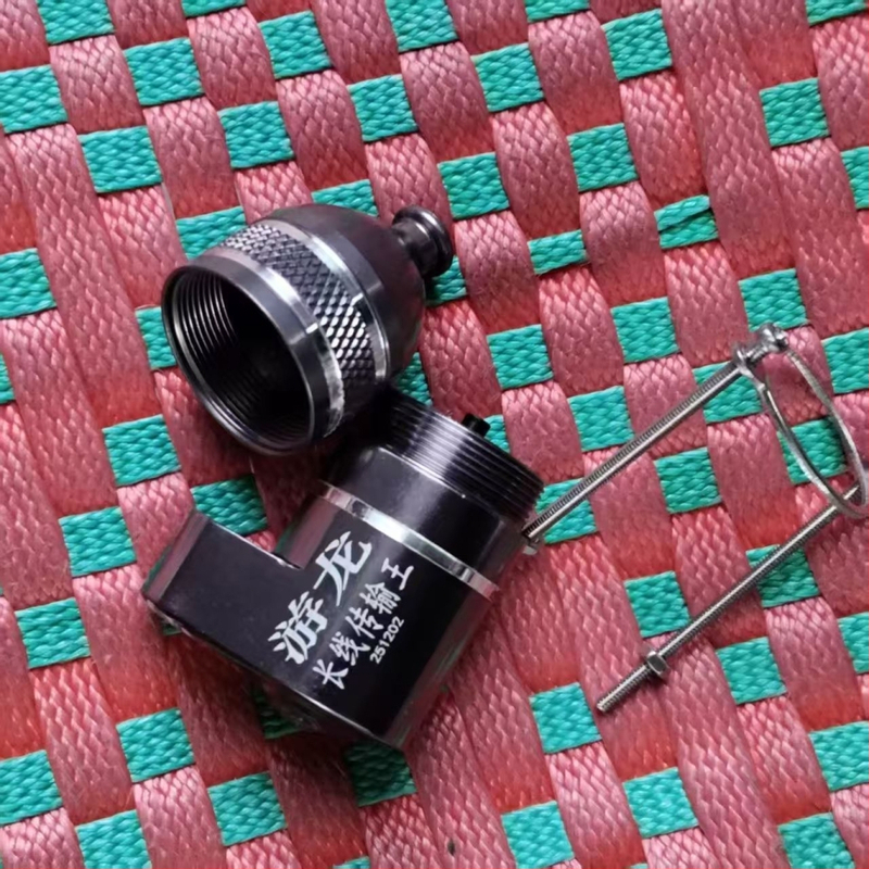 Εξωτερική κάμερα μακρινών αποστάσεων, ειδικά σχεδιασμένη για μακριές γραμμές, έκδοση με εννέα λειτουργίες εξωτερικού φωτισμού, με βάση — τροφοδοσία με μπαταρία λιθίου; εμβέλεια 0,6–30 m.