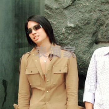 Perucă masculină, stil coreean, realistă pentru cosplay, fibre rezistente la temperatură; purtare zilnică sau reprezentații pe scenă; Brand: Performer