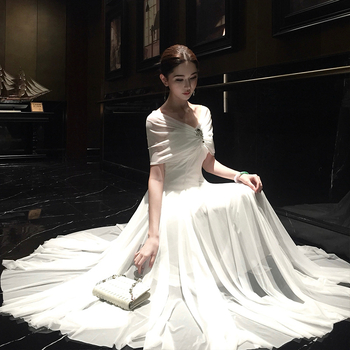 Rochie lungă din plasă, talie înaltă, fără mâneci, croială cu fustă amplă