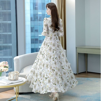 rochie cu glugă în stil gotic, decolteu în V, mâneci lungi, fustă midi asimetrică, poliester