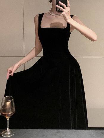 Rochie din catifea cu decolteu pătrat, bretele, fără mâneci, talie înaltă, croială A-line, lungă, material solid