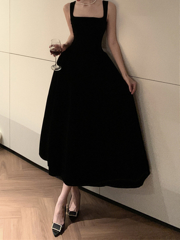 Rochie din catifea cu decolteu pătrat, bretele, fără mâneci, talie înaltă, croială A-line, lungă, material solid