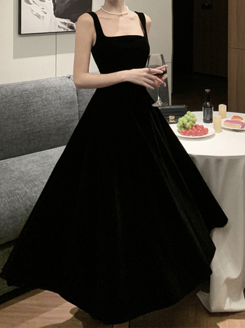 Rochie din catifea cu decolteu pătrat, bretele, fără mâneci, talie înaltă, croială A-line, lungă, material solid