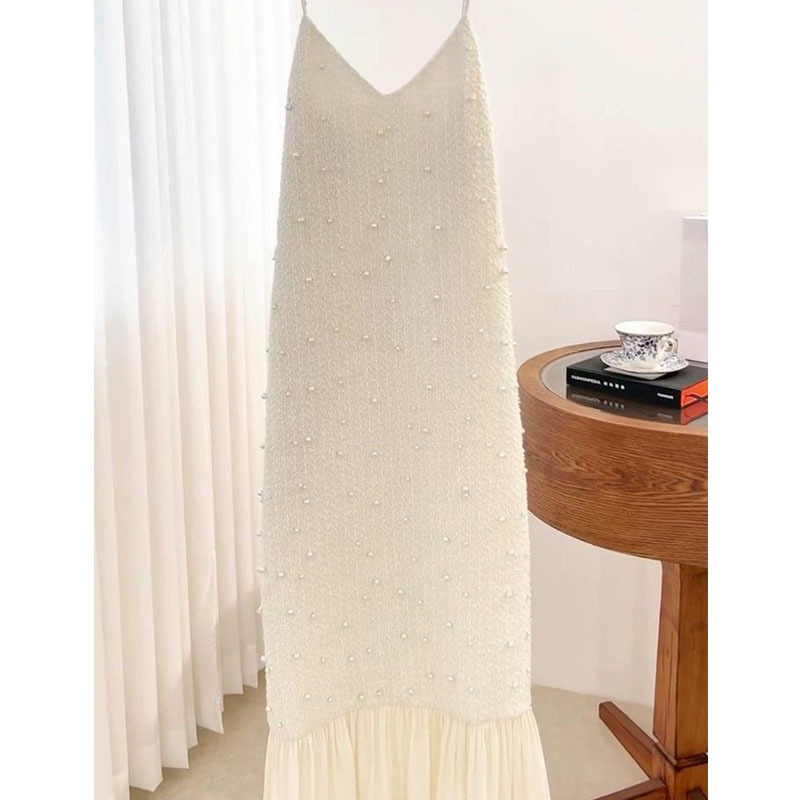 Rochie sirenă cu mărgele, bretele subțiri, decolteu drept, talie înaltă