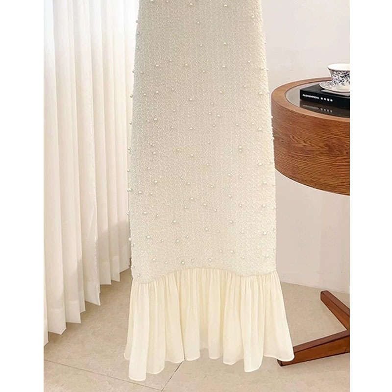 Rochie sirenă cu mărgele, bretele subțiri, decolteu drept, talie înaltă