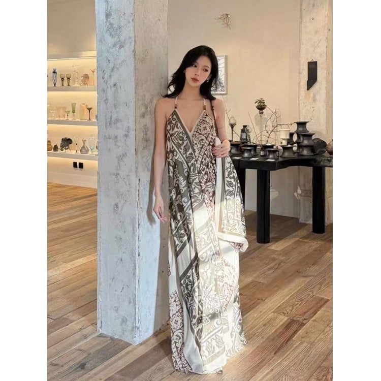 Rochie lungă boemă imprimată, cu halter, talie lejeră, tiv neregulat, stil pulover