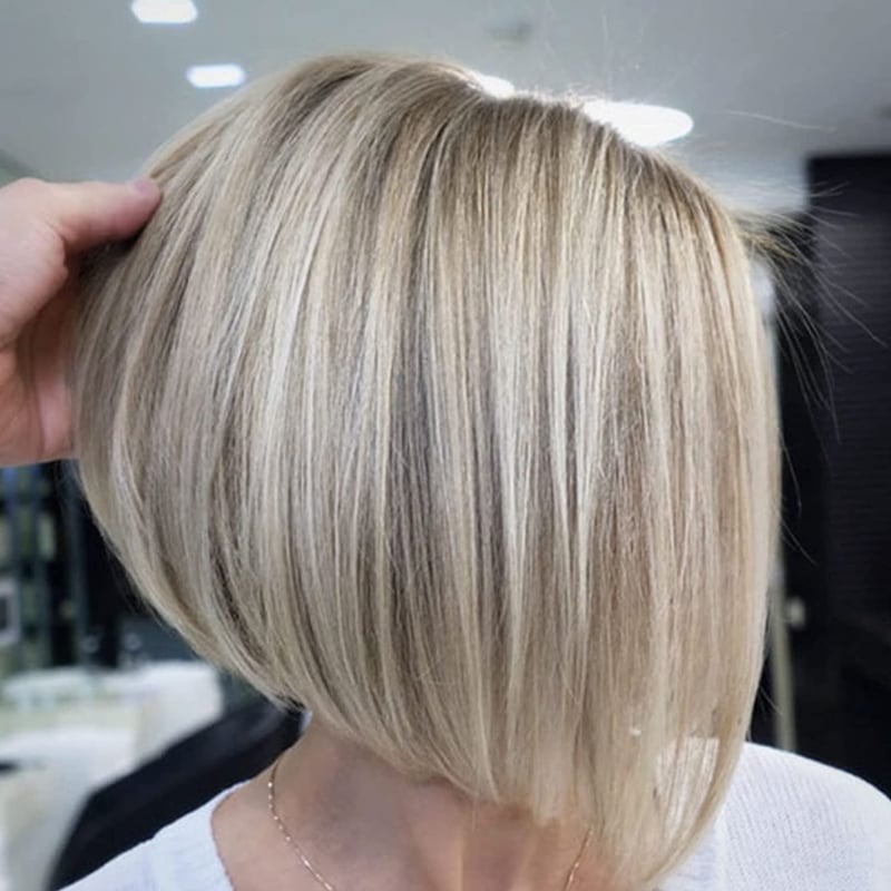 Női paróka gradient platinaszőke — rövid egyenes bob, ferde frufru, európai–amerikai stílus, hőálló rostok
