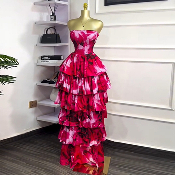 Rochie lungă asimetrică cu imprimeu geometric, poliester, guler halter, fără mâneci