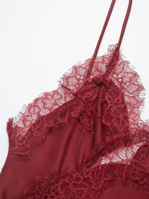 Rochie cu bretele, dantelă asimetrică, poliester stretch, lungime medie, talie înaltă