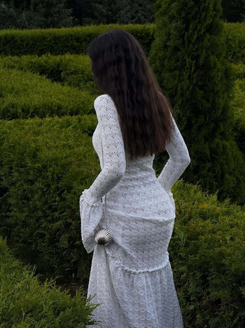 Rochie lungă albă din bumbac tricotat, cu mâneci clopot, decolteu rotund, stil pulover, dintr-o singură piesă