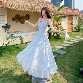 Rochie cu stil franțuzesc, bretele, lungă, fără mâneci, talie înaltă, decolteu pătrat