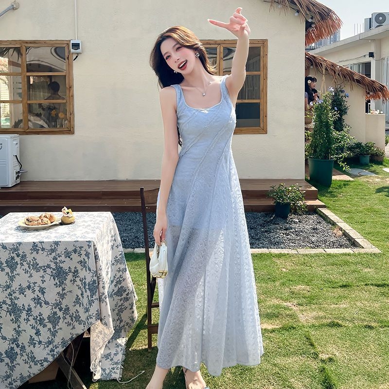 Rochie cu stil franțuzesc, bretele, lungă, fără mâneci, talie înaltă, decolteu pătrat