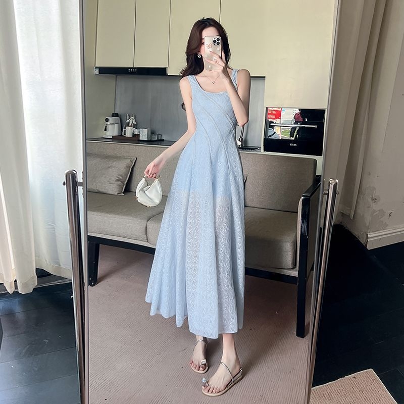 Rochie cu stil franțuzesc, bretele, lungă, fără mâneci, talie înaltă, decolteu pătrat