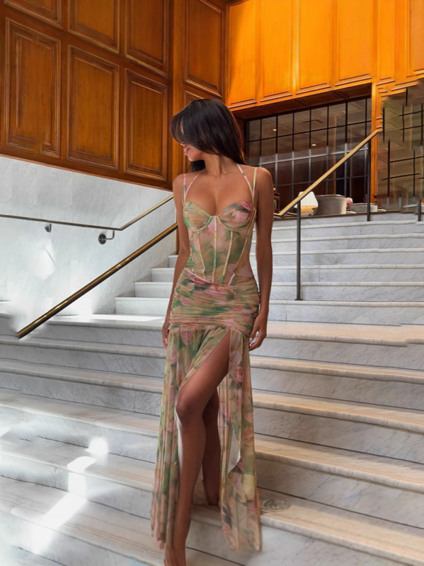 Rochie de damă cu bretele subțiri, imprimeu lotus, talie înaltă, fustă lungă neregulată, croi slim, primăvara 2025