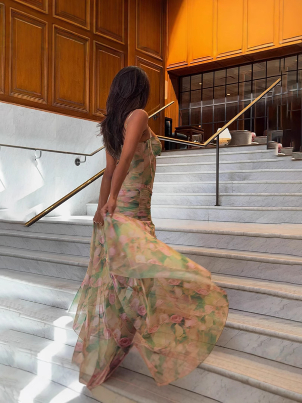 Rochie de damă cu bretele subțiri, imprimeu lotus, talie înaltă, fustă lungă neregulată, croi slim, primăvara 2025