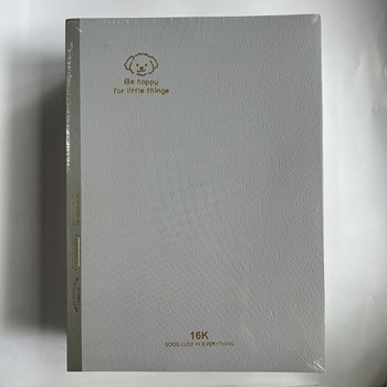 Caiet cu legare fără sârmă; hârtie 80 g din pulpă brută de lemn; 50–100 pagini