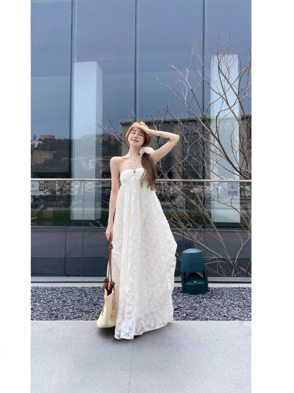 Rochie cu decolteu halterneck, spate decupat, lungă, croiala oversize, poliester