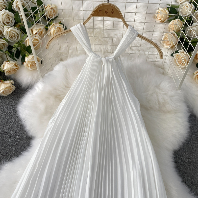 rochie din sifon cu talie înaltă, decolteu halter, plisată, lungime medie