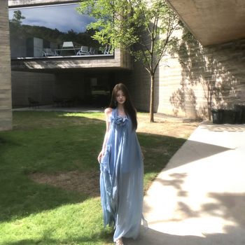 Rochie de chiffon cu guler halter, decoltare în spate, lungă, croială în A-line, talie elastică