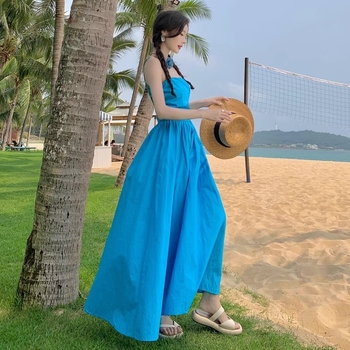 Rochie lungă în linie A cu guler pătrat; fără mâneci; talie înaltă; poliester; imprimeu floral rupt