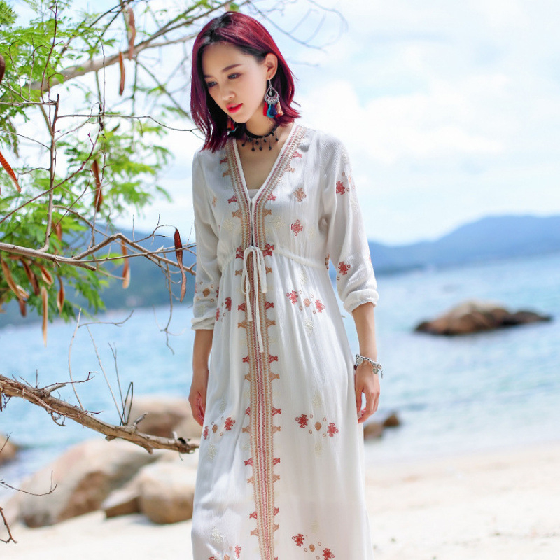 Rochie lungă în linie A, cu decolteu în V, broderie, material din bumbac-lin