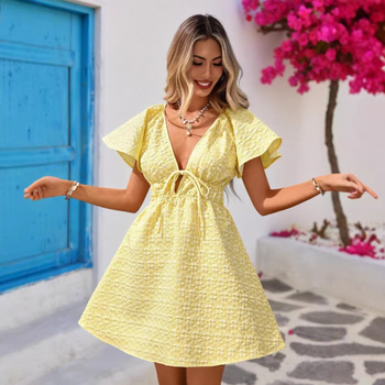 Rochie din poliester cu decolteu în V adânc, croială A, fustă scurtă, mâneci cu volane, stil patchwork