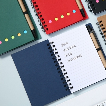 Csavarodó kötésű jegyzetfüzet ötlyukas kártyadizájnnal, 60 oldal, 80 g/m² papír