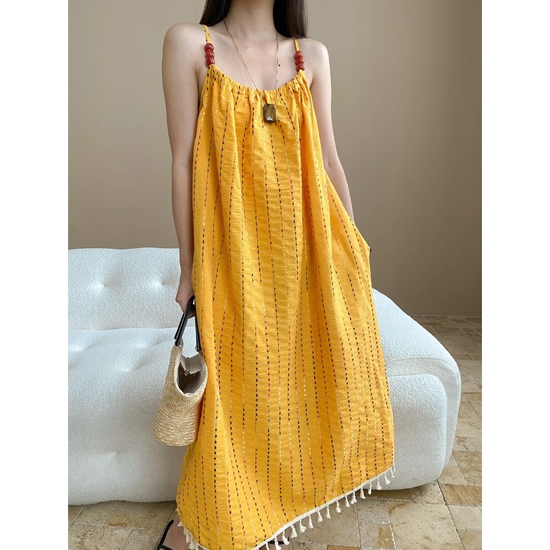Haljina u sling stilu, bez rukava, kružni izrez, visok struk, slip dress stil