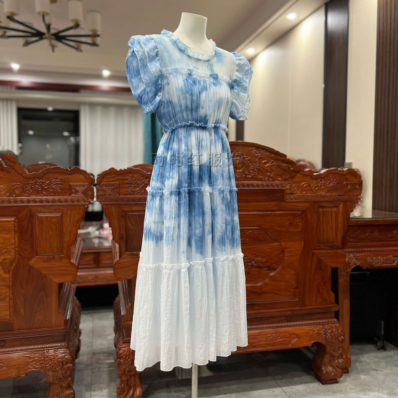 Haljina A-linije s tie-dye floralnim uzorkom, flutter rukavi, elastični pojas, srednja duljina