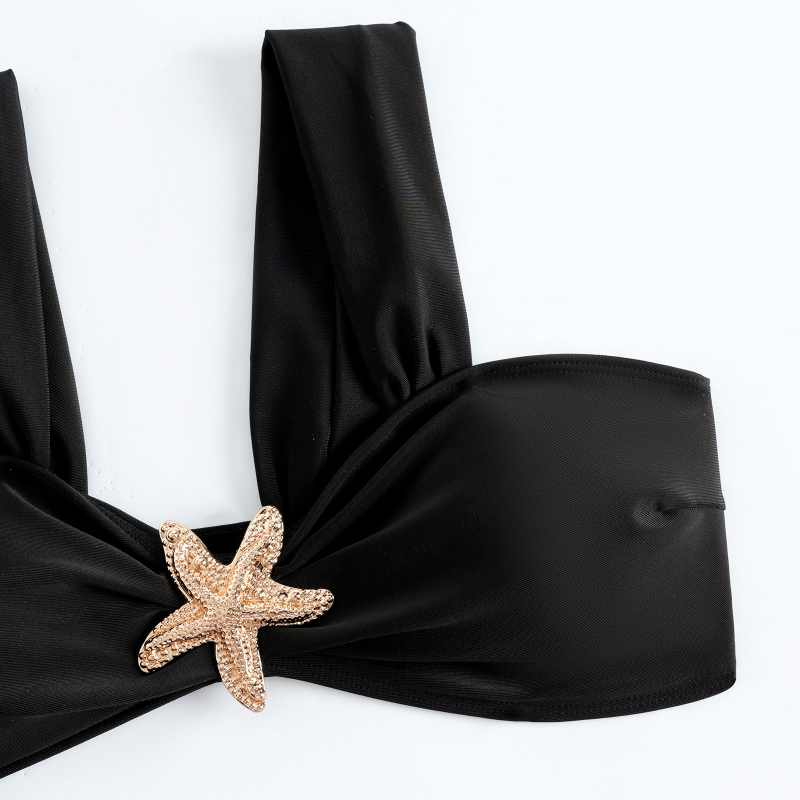 Ženski bikini set od tri dijela s metalnim detaljima, jednobojan