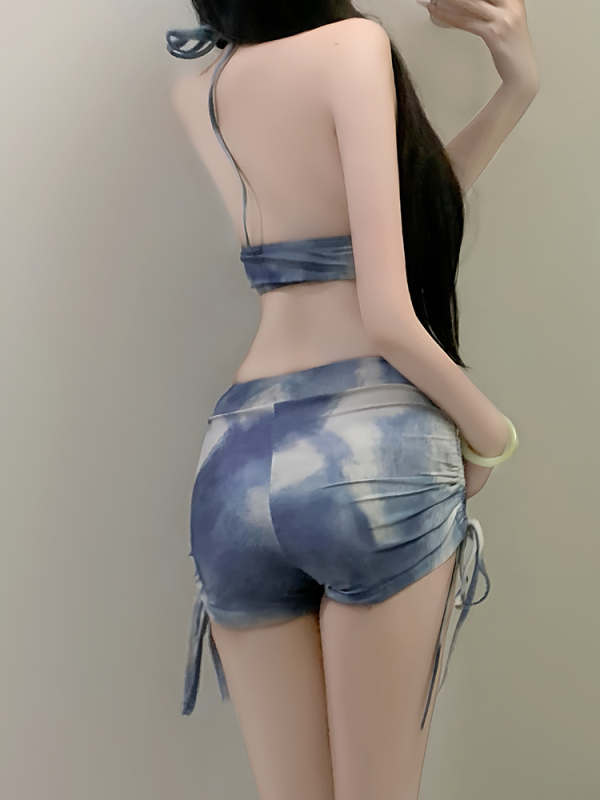 Ženski kupaći kostim za odmor, plavi tie-dye u američkom stilu, trodjelni set: gornji dio, donji dio i cover-up.
