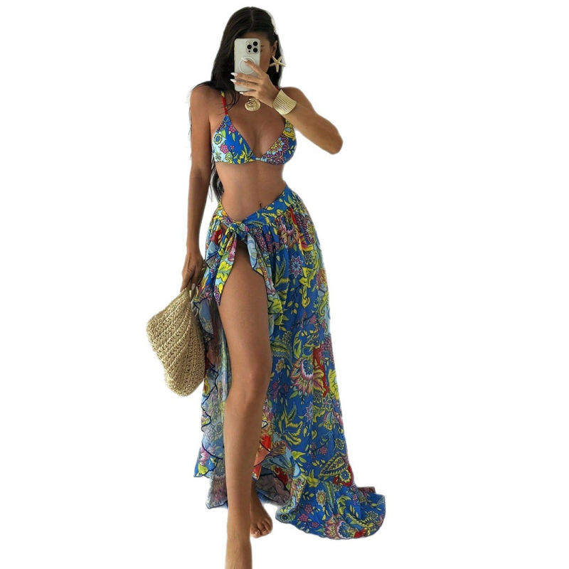 Trodijelni bikini set s printom i volanima, materijal poliester 80%, podstava 100% poliester, jastučići u košarici, bez žice, težina 235 g