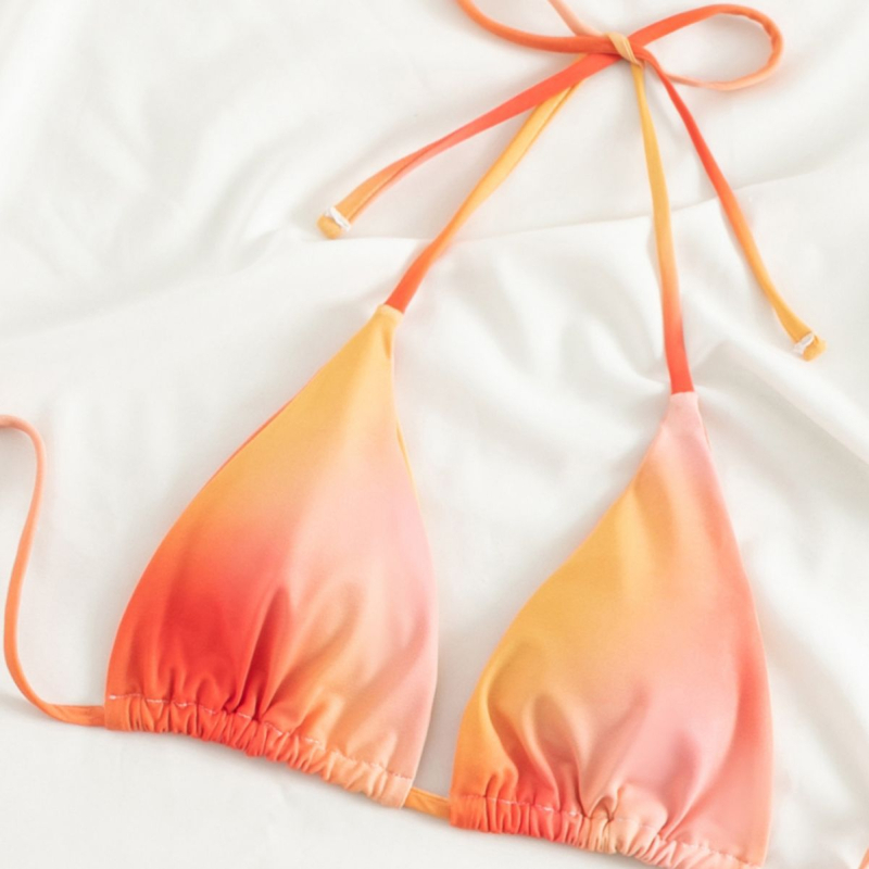 Trodjelni bikini set s vezicama, otisnutim uzorkom, s punim košaricama bez čelične potpore; tkanina: najlon; podstava: poliester; težina: 250 g