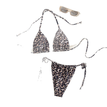Set dvodijelnog bikini s trokutastim gornjim dijelom i umetkom za poprsje, poliester 82/18, podstava 82/18, bez naramenica, za plivanje