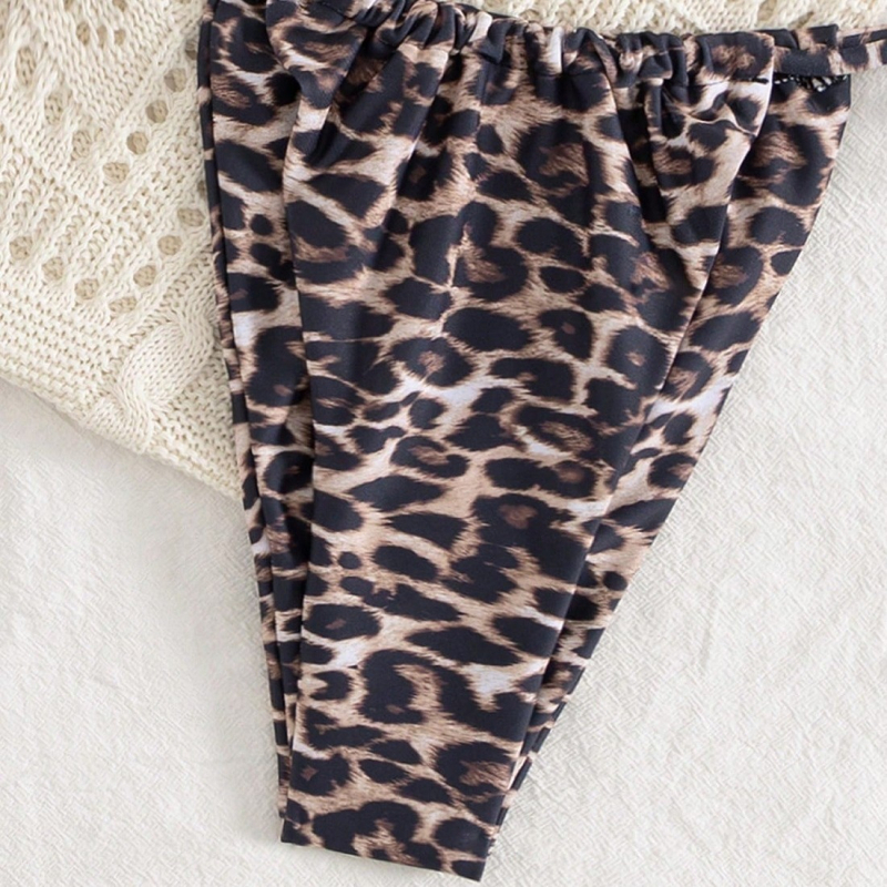 Set dvodijelnog bikini s trokutastim gornjim dijelom i umetkom za poprsje, poliester 82/18, podstava 82/18, bez naramenica, za plivanje