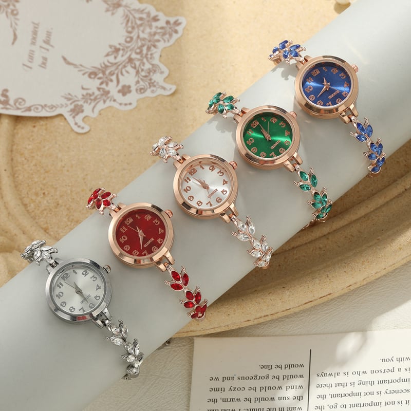 Женски часовник с Clover гривна в корейски INS стил, кварцов часовник, циферблат 23 мм, дебелина 12 мм, корпус от цинкова сплав, каишка от сплав
