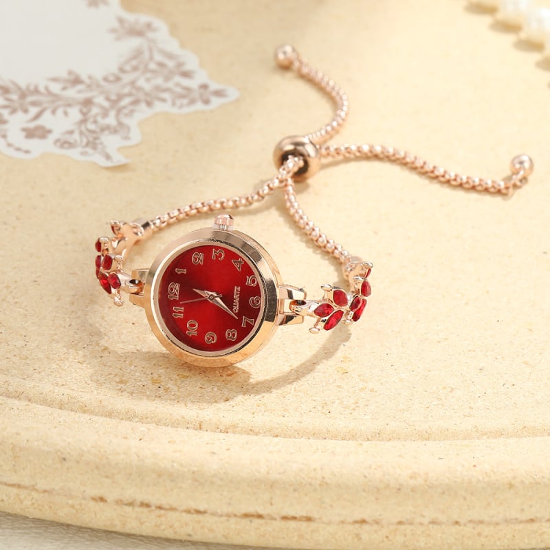 Женски часовник с Clover гривна в корейски INS стил, кварцов часовник, циферблат 23 мм, дебелина 12 мм, корпус от цинкова сплав, каишка от сплав