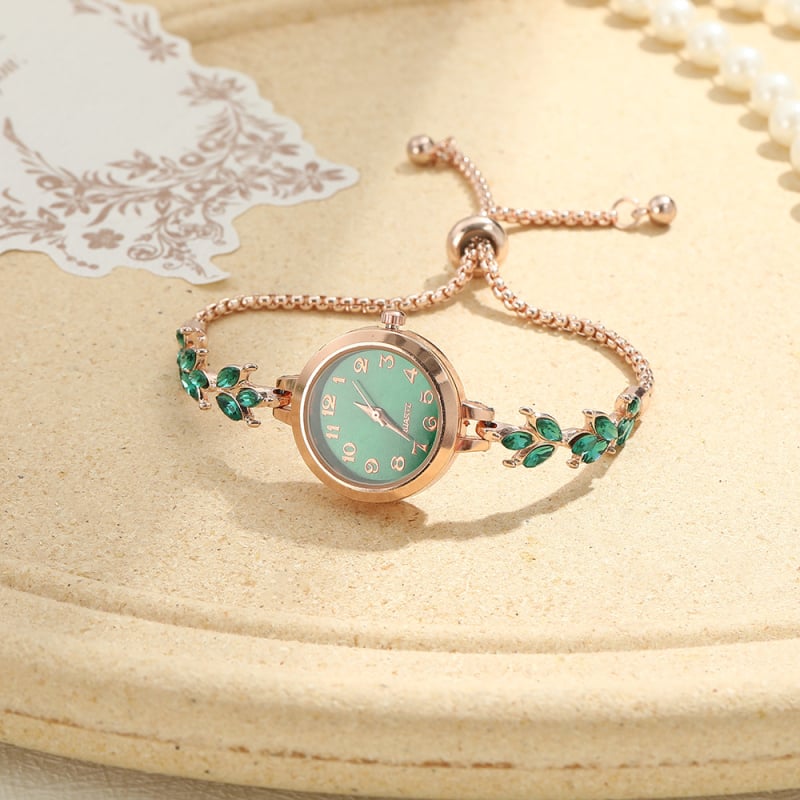 Женски часовник с Clover гривна в корейски INS стил, кварцов часовник, циферблат 23 мм, дебелина 12 мм, корпус от цинкова сплав, каишка от сплав