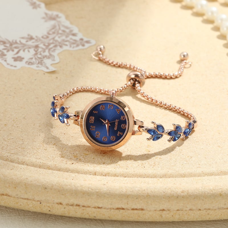 Женски часовник с Clover гривна в корейски INS стил, кварцов часовник, циферблат 23 мм, дебелина 12 мм, корпус от цинкова сплав, каишка от сплав