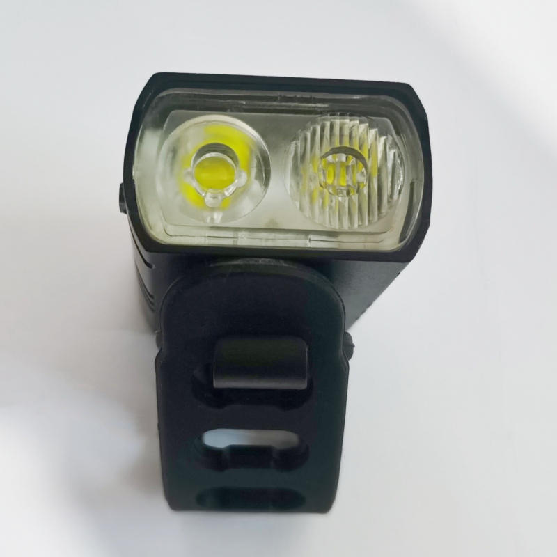 Lumină pentru bicicletă cu LED dual T6, USB reîncărcabil, afișaj de putere, pentru plimbări nocturne – accesorii pentru bicicleta de munte