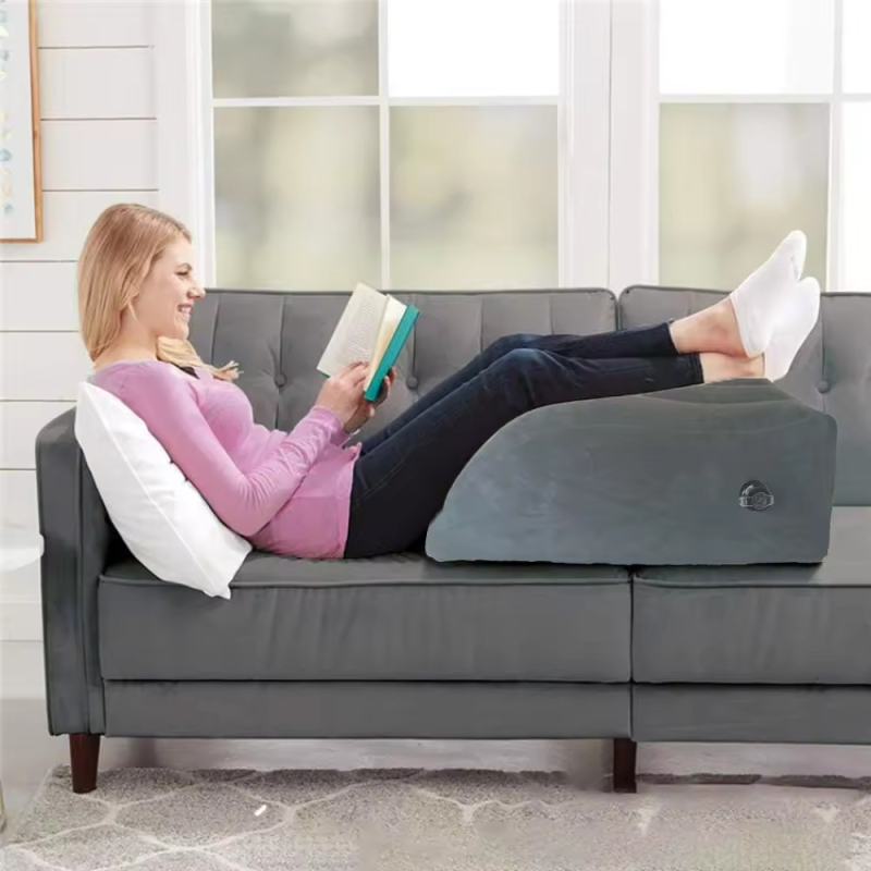 Perne gonflabile pentru ridicarea picioarelor, relaxarea genunchilor și combaterea oboselii – pernă trapezoidală pentru picioare, PVC cu acoperire catifelată, personalizabilă