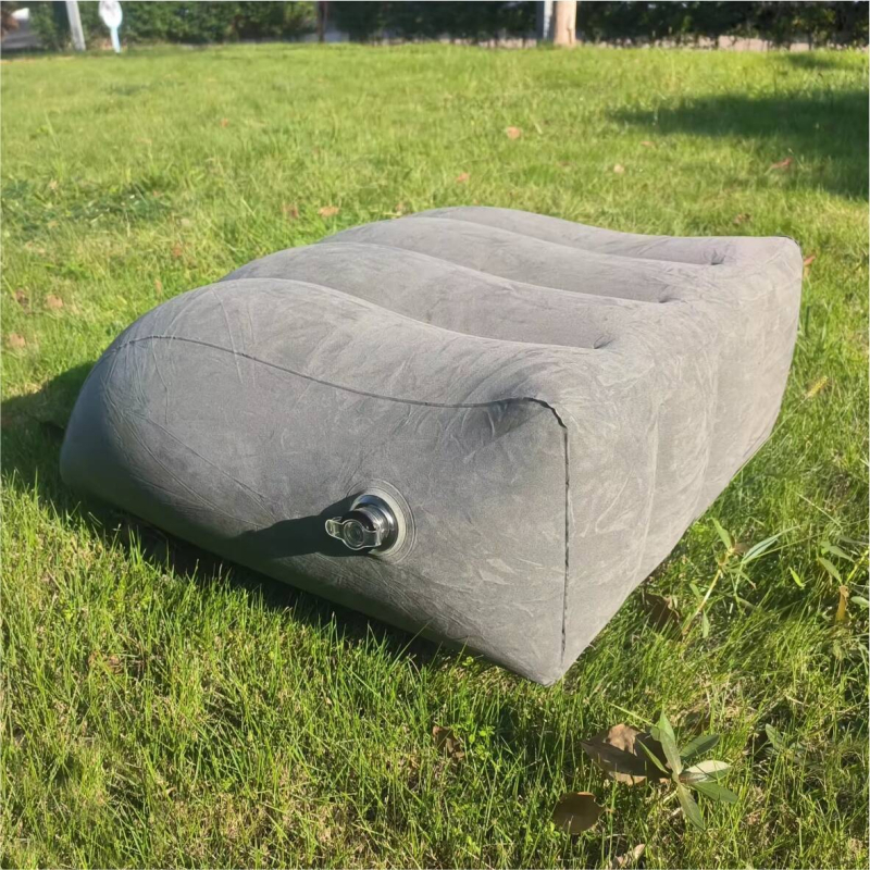 Perne gonflabile pentru ridicarea picioarelor, relaxarea genunchilor și combaterea oboselii – pernă trapezoidală pentru picioare, PVC cu acoperire catifelată, personalizabilă