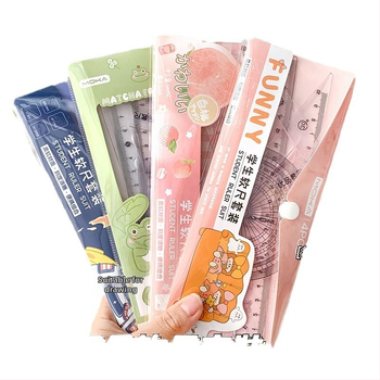 MOYL X710 Студентски комплект от четири линейки: праволинейна линейка, триъгълник, транспортир и вълнообразна линейка; пластмасова конструкция, сантиметрова скала, модел X710