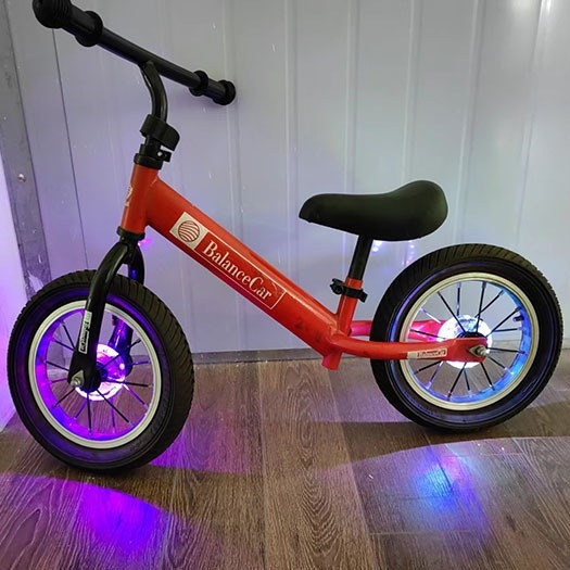Dječji dijeljeni pametni balans-skuter s Flower Drum lampom, svjetlom na hubu kotača i solarnim svjetlima na kotačima (Flower Drum lamp, svjetlo na hubu kotača, solarne svjetiljke na kotačima)