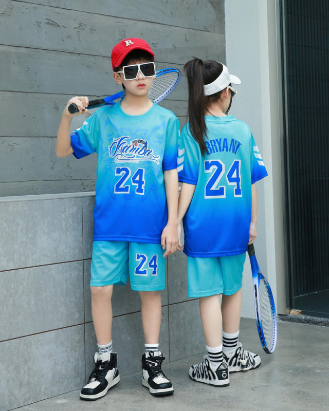 Gyerek kosárlabda egyenruhája, uniszex, 24-darabos készlet, poliészter anyag, nyár–tavasz–őszre, futáshoz és labdajátékokhoz