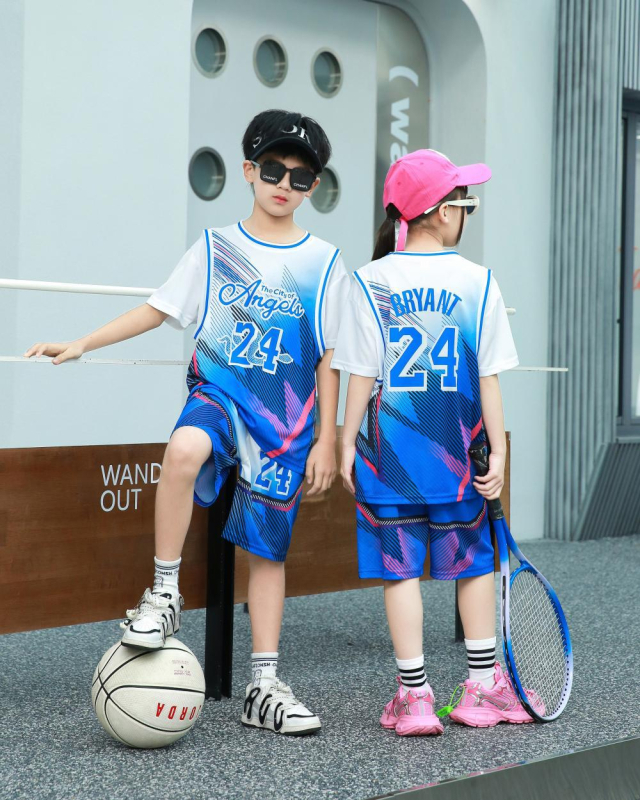 Gyerek kosárlabda egyenruhája, uniszex, 24-darabos készlet, poliészter anyag, nyár–tavasz–őszre, futáshoz és labdajátékokhoz